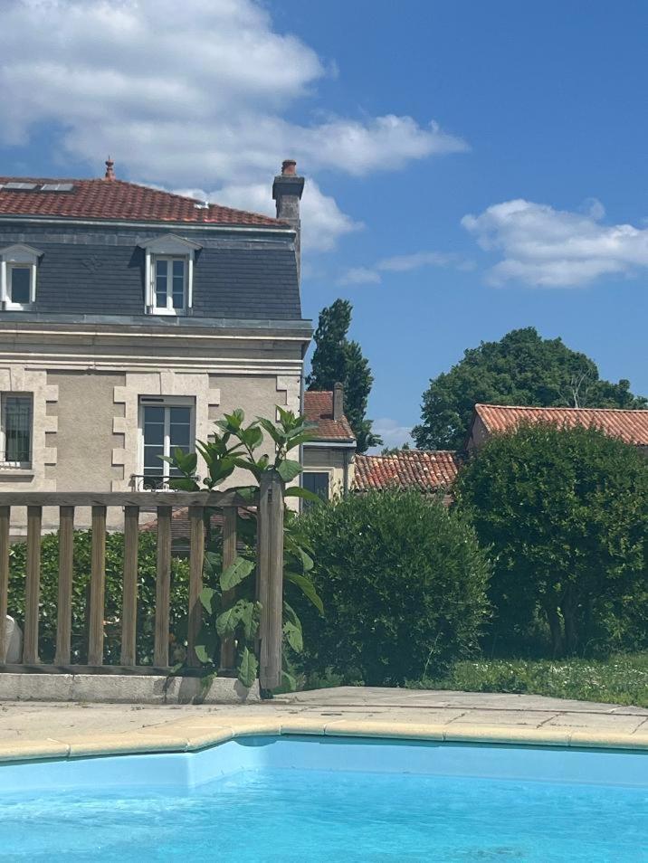 Les Tuileries De Chanteloup La Roche-Chalais Luaran gambar